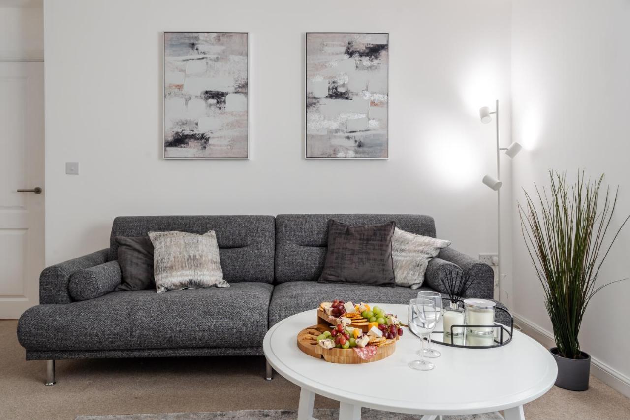 Lovely Modern 2 Bed City Centre Apartment With Free Parking - Double Or Twin Beds Available Wolverhampton Eksteriør bilde