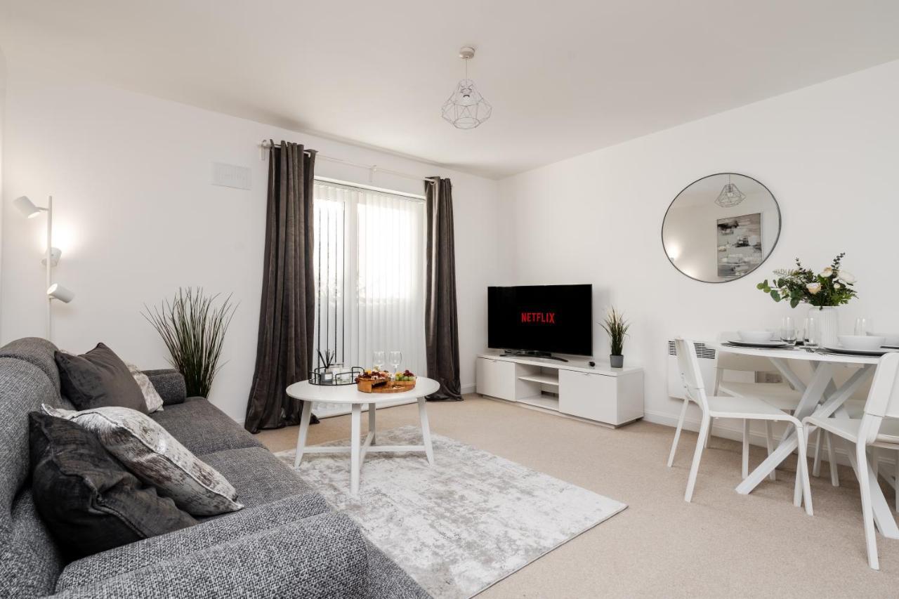Lovely Modern 2 Bed City Centre Apartment With Free Parking - Double Or Twin Beds Available Wolverhampton Eksteriør bilde