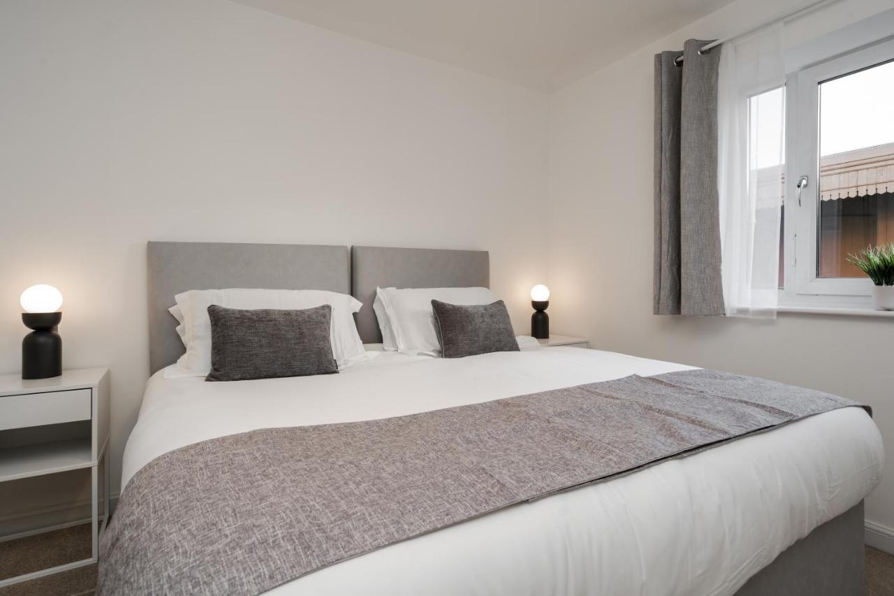 Lovely Modern 2 Bed City Centre Apartment With Free Parking - Double Or Twin Beds Available Wolverhampton Eksteriør bilde