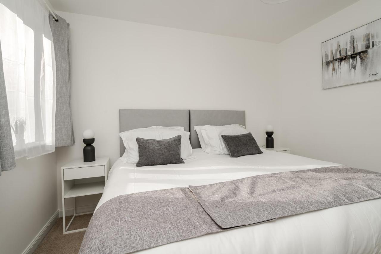 Lovely Modern 2 Bed City Centre Apartment With Free Parking - Double Or Twin Beds Available Wolverhampton Eksteriør bilde