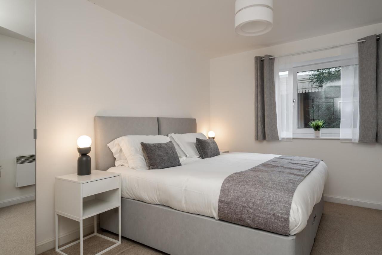 Lovely Modern 2 Bed City Centre Apartment With Free Parking - Double Or Twin Beds Available Wolverhampton Eksteriør bilde