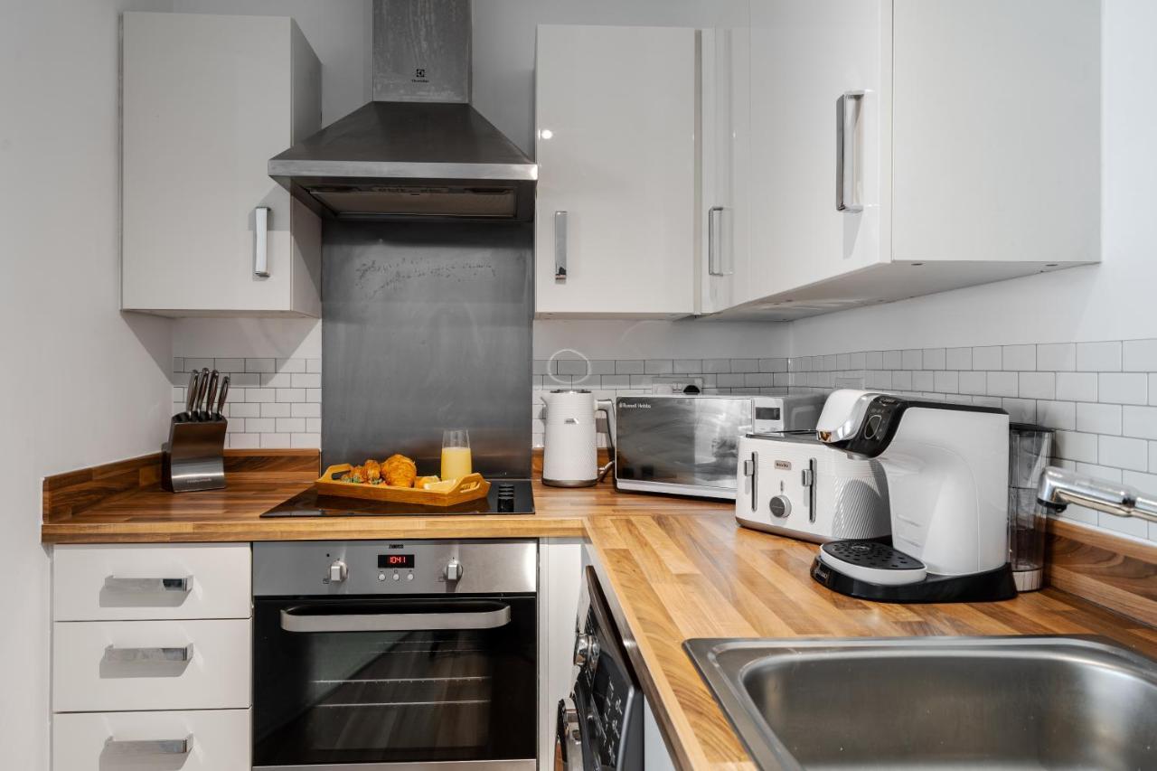 Lovely Modern 2 Bed City Centre Apartment With Free Parking - Double Or Twin Beds Available Wolverhampton Eksteriør bilde